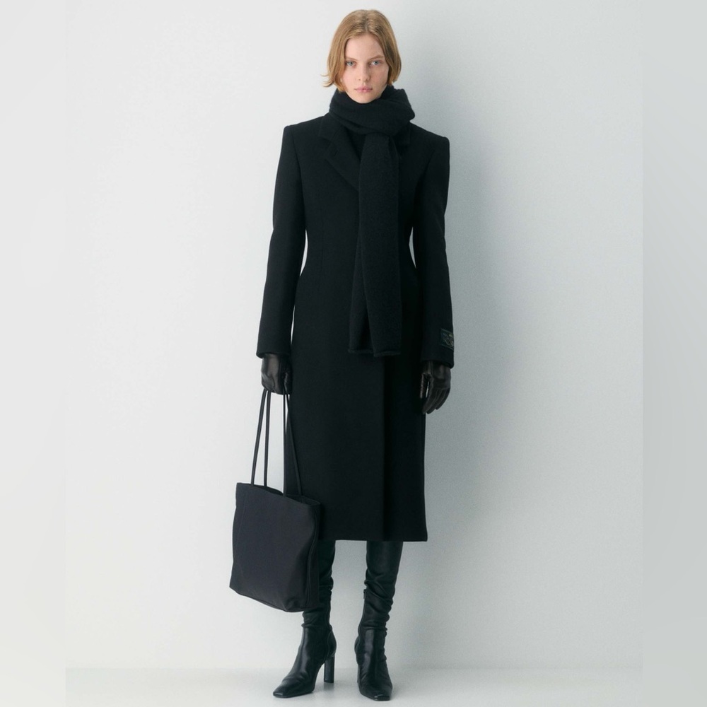 Aritzia Metropolitan Wool Coat - Black Size Small (Sold Out)